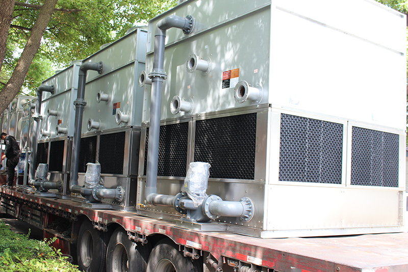 鍍鋅鋼板閉式冷卻塔發(fā)貨 鍍鋅鋼板閉式冷卻塔發(fā)貨