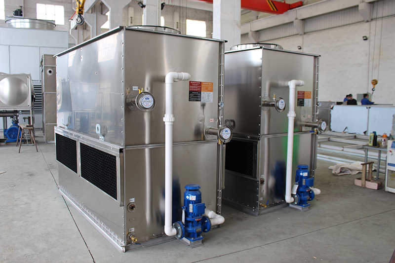 逆流式閉式冷卻塔(304不銹鋼面板) 逆流式閉式冷卻塔(304不銹鋼面板)